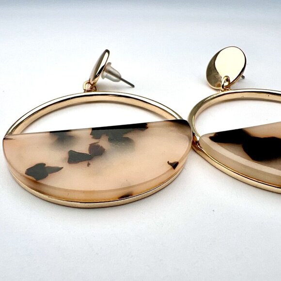 C&C California Tortoise Lucite Gold Tone Dangle Earrings - Picture 6 of 8